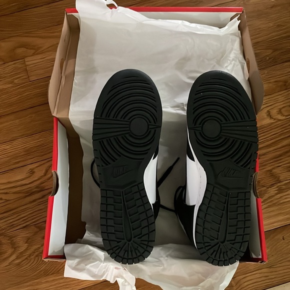 Nike Brand New Panda Nike Dunk High Retro
Men's Sneaker Size 9.5🐼 - Picture 4 of 8